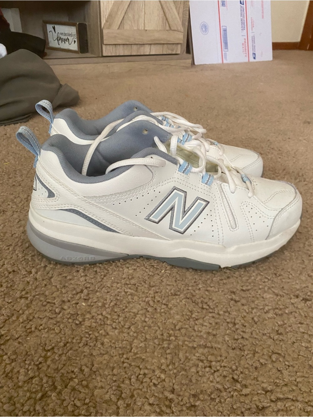 New Balance Womens 608v5 Cross Trainer Sneakers Size 9.5- new
